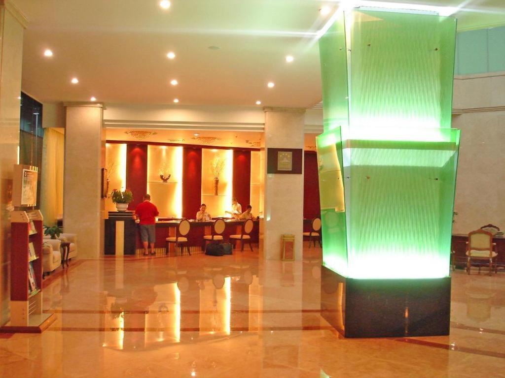 นิว อีร่า โฮเต็ล Hotel คุนหมิง ภายนอก รูปภาพ