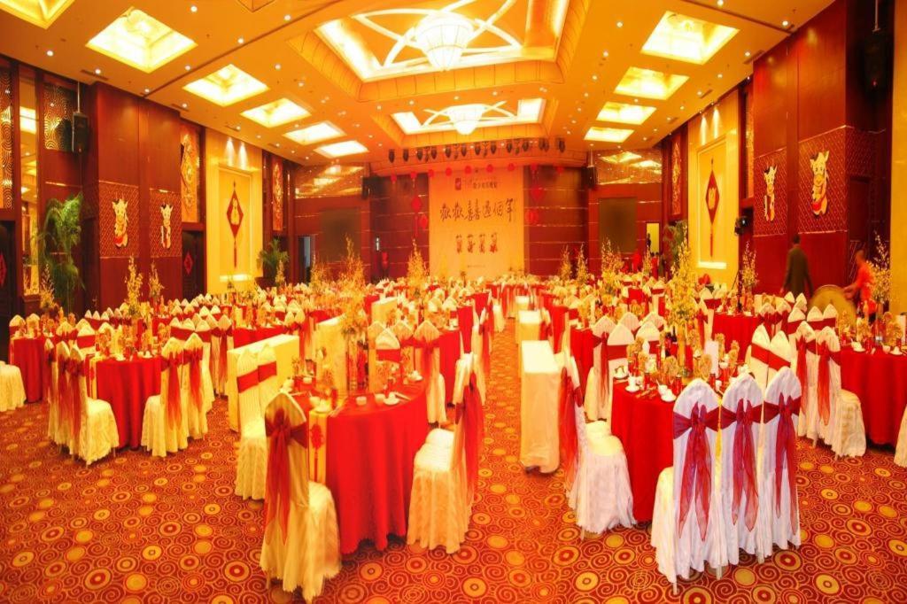 นิว อีร่า โฮเต็ล Hotel คุนหมิง ภายนอก รูปภาพ