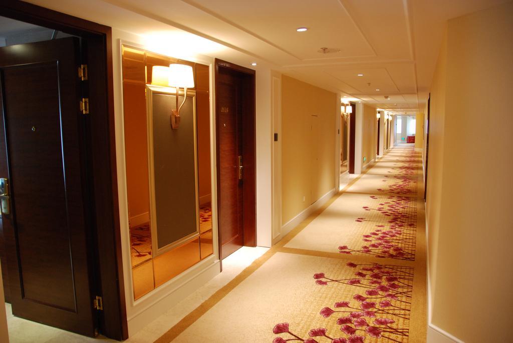 นิว อีร่า โฮเต็ล Hotel คุนหมิง ภายนอก รูปภาพ