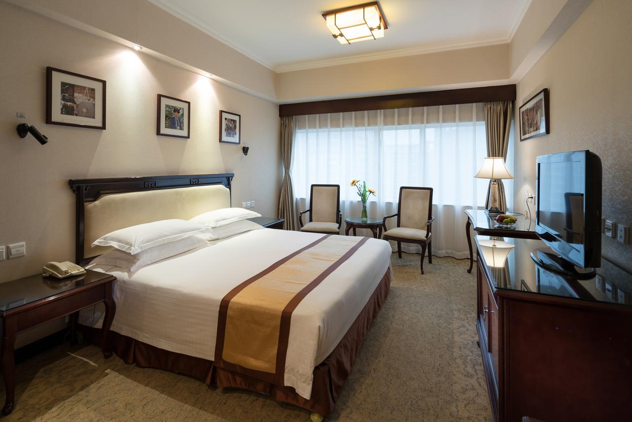 นิว อีร่า โฮเต็ล Hotel คุนหมิง ภายนอก รูปภาพ